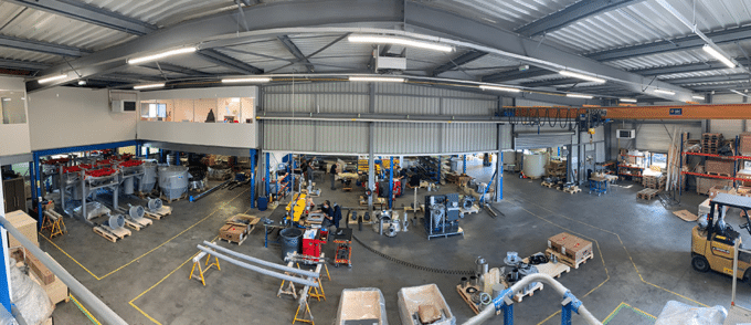 Blick in die Fabrikations-Hallen der Sodimate-Zentrale in Cormeilles en Parisis