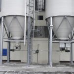 Silo Autrags- und Dosiergerät DDS 400 mit Schneckenförderer im 90°-Winkel