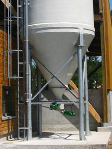 Mechanisches Silo Austrags- und Dosiergerät DDS 400 mit geneigter Dosierschnecke für Kalkhydrat
