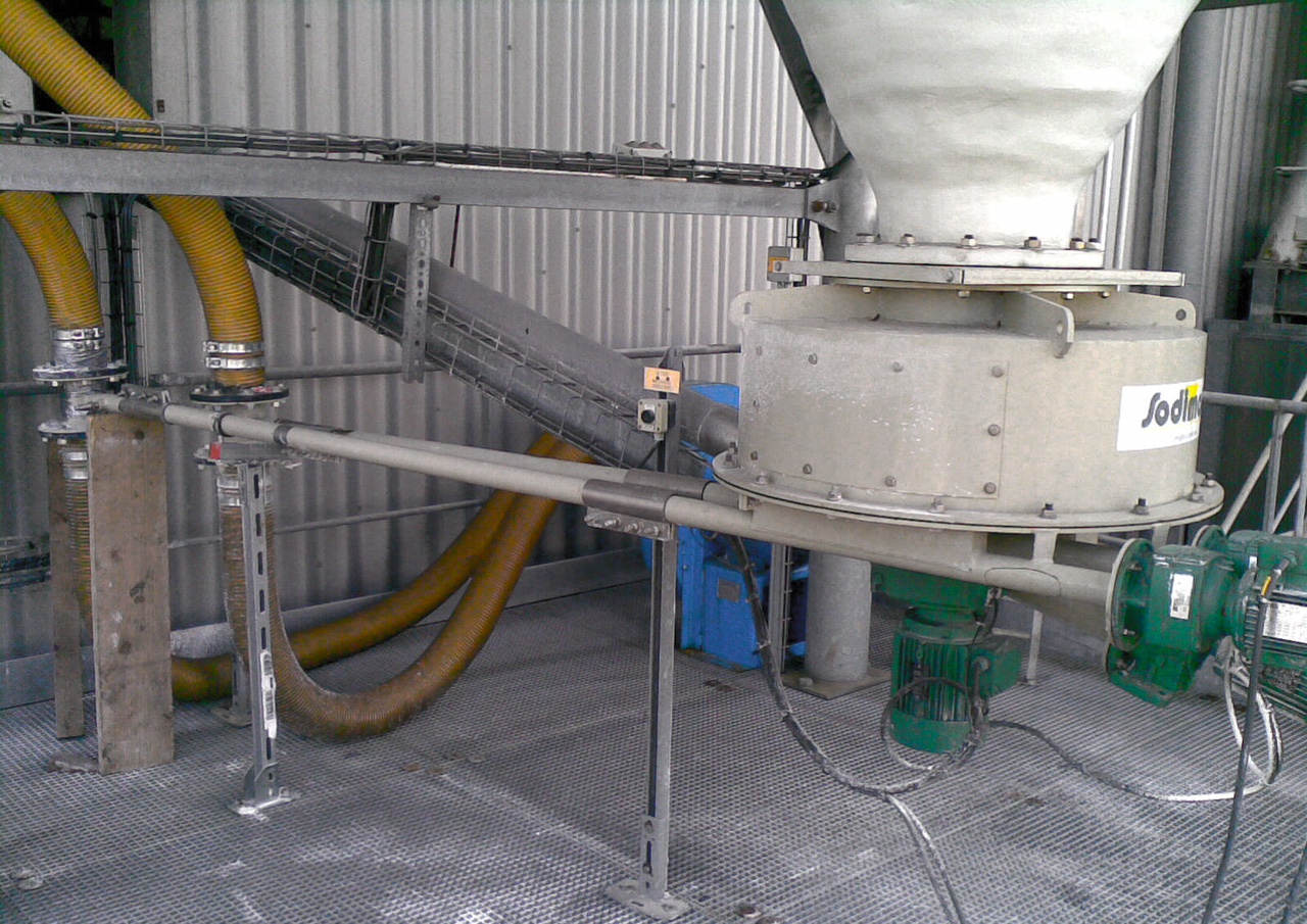 Silo Austragung ZCD 800 mit 2 horizontalen Dosierschnecken